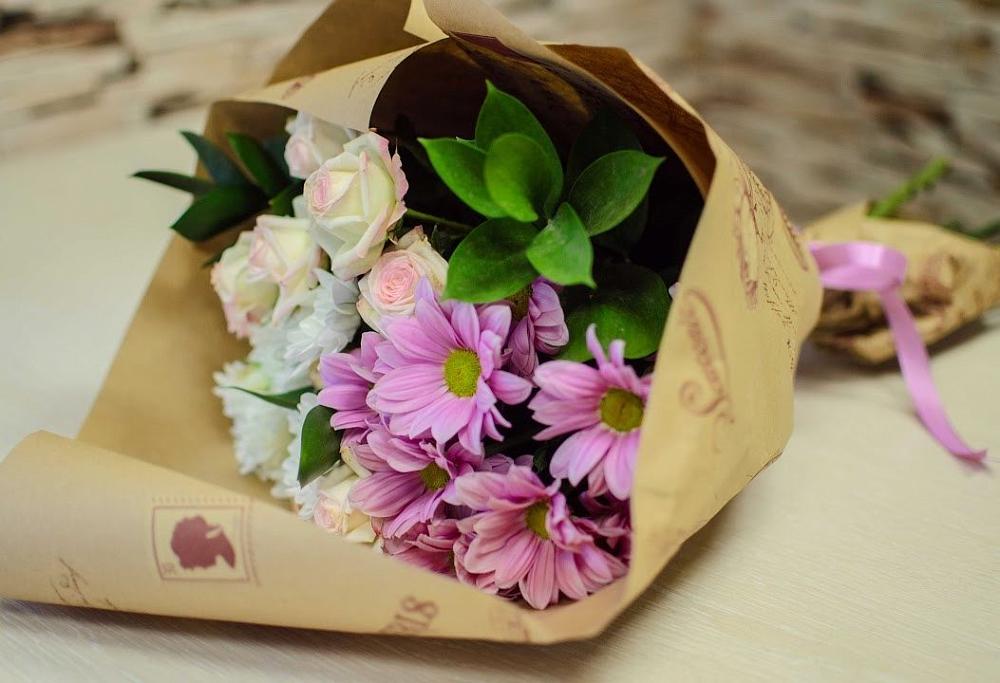 Букет цветов из: Розы и Хризантемы в Андреевской Краснодарского края