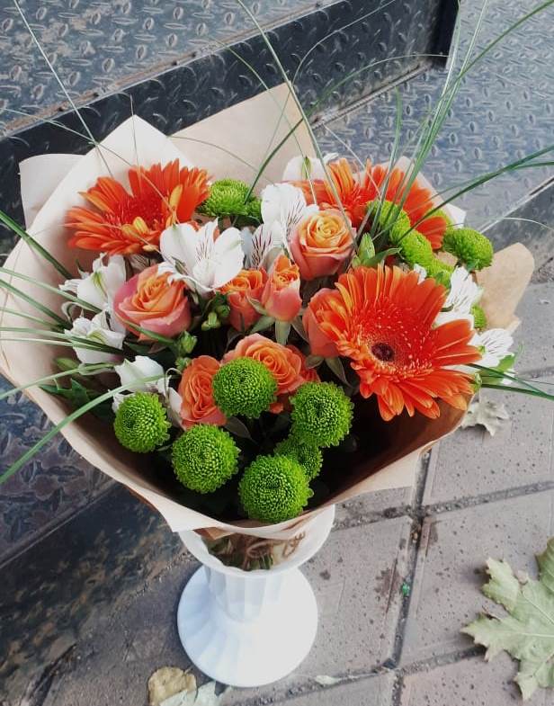 Букет цветов из: Герберы, Хризантемы, Альстромерии и Розы в Андреевской Краснодарского края