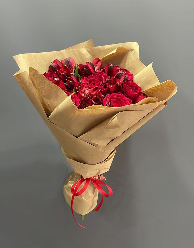 Букет цветов из: Альстромерии и Розы в Андреевской Краснодарского края