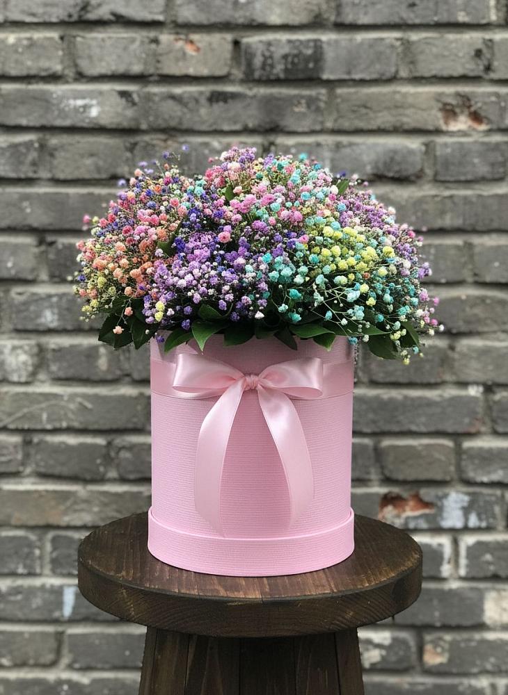 Цветочная композиция из Гипсофила и Розы в шляпной коробке в Андреевской Краснодарского края