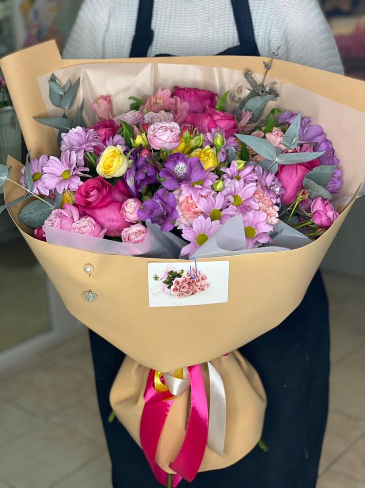 Букет цветов из: Хризантемы, Гвоздики и Альстромерии в Андреевской Краснодарского края