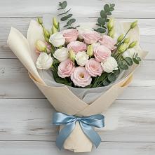 Букет цветов из:  Лизиантусы в Андреевской Краснодарского края