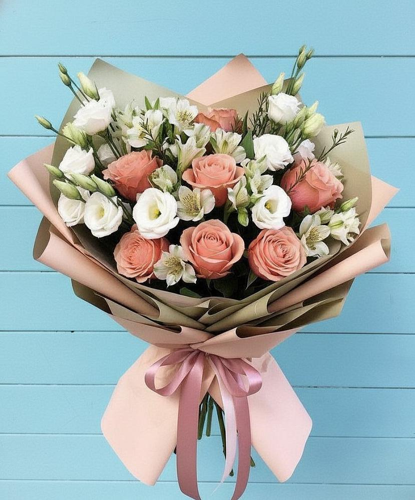 Букет цветов из: Розы, Альстромерии и Лизиантусы в Андреевской Краснодарского края
