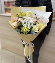 Букет цветов из:  Альстромерии, Розы и Хризантемы в Андреевской Краснодарского края