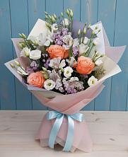 Букет цветов из:  Лизиантусы, Розы, Альстромерии и Гипсофила в Андреевской Краснодарского края