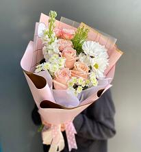 Букет цветов из:  Хризантемы и Розы в Андреевской Краснодарского края