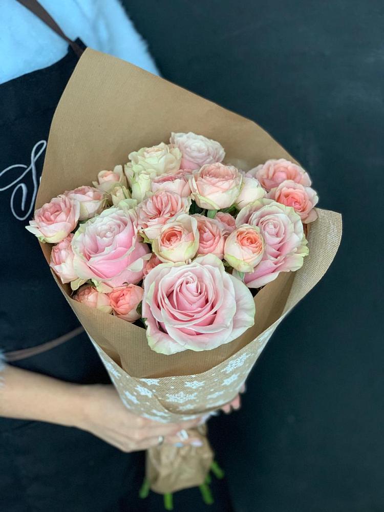 Букет цветов из: Хризантемы и Розы в Андреевской Краснодарского края