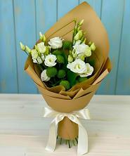 Букет цветов из:  Хризантемы и Лизиантусы в Андреевской Краснодарского края