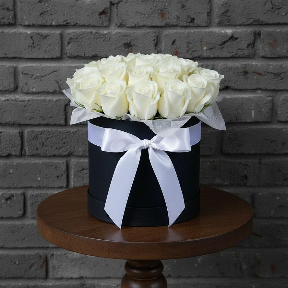 Цветочная композиция из Розы в шляпной коробке в Андреевской Краснодарского края