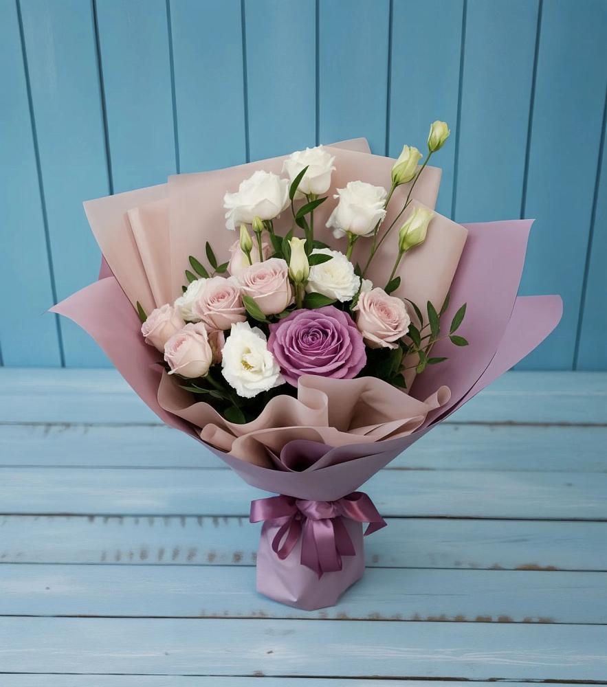 Букет цветов из: Розы и Лизиантусы в Андреевской Краснодарского края